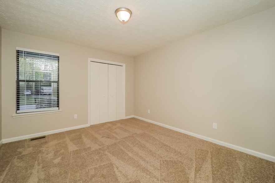 Building Photo - 6824 Creekwood Dr