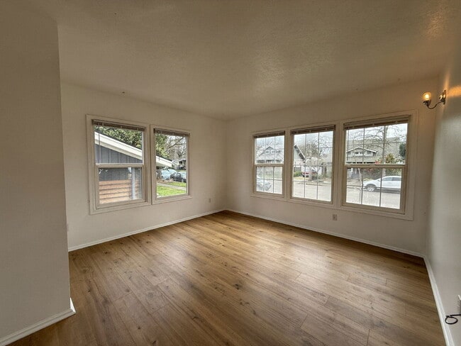 Building Photo - 777 W 10th Ave