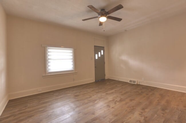 Building Photo - 119 Semmens St