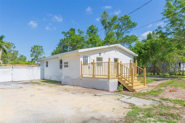 Primary Photo - 9445 Cardy St