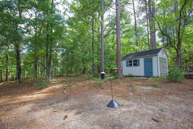 Building Photo - "Charming 4-Bedroom Retreat with Fireplace and 3 Full Baths in Aberdeen!"