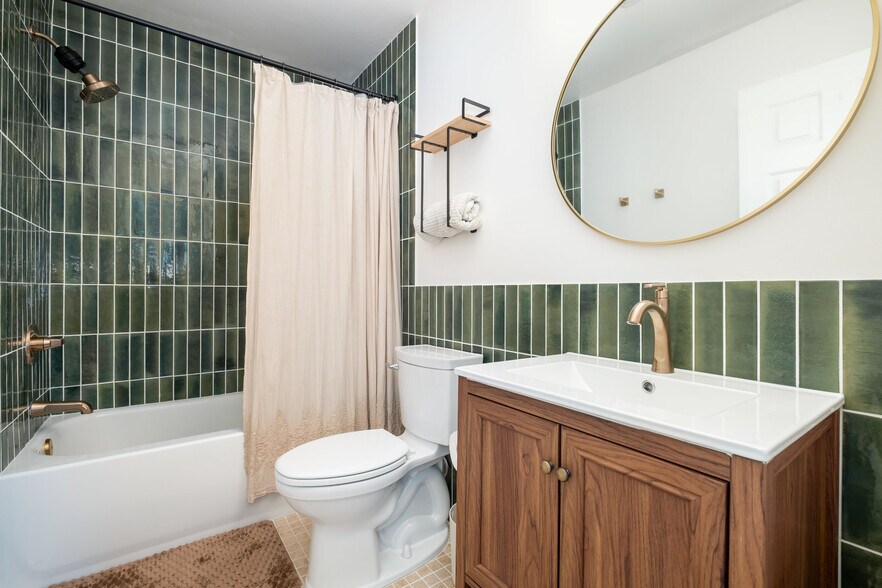 Building Photo - 209 Nowlin Dr