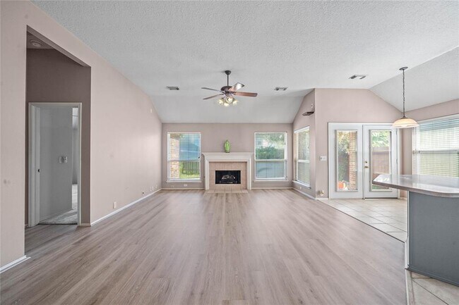 Building Photo - 11843 Leaf Oak Dr
