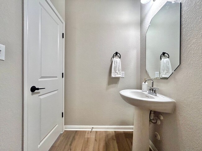 Building Photo - 856 Lone Peak Wy