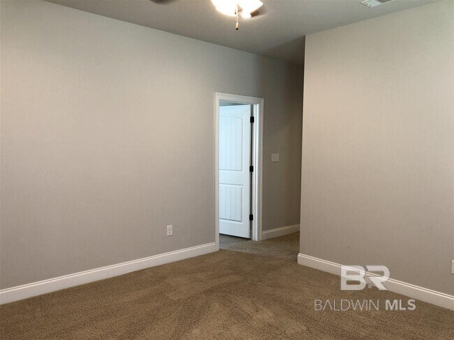 Building Photo - 632 Turquoise Dr