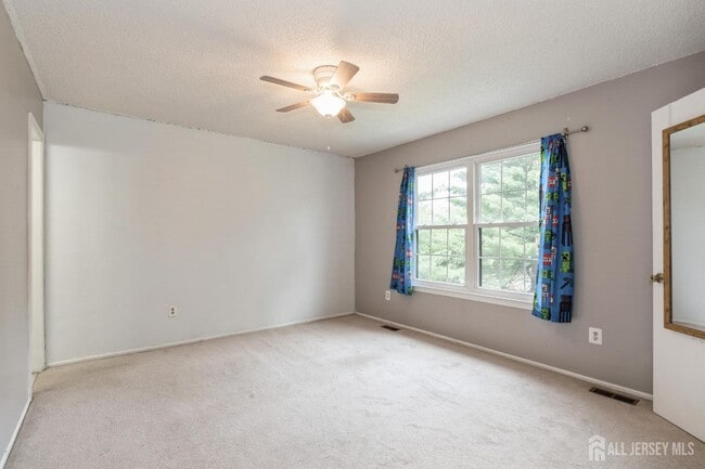 Building Photo - 391 Danbury Ln