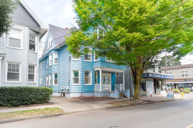 Primary Photo - 167 Willow St