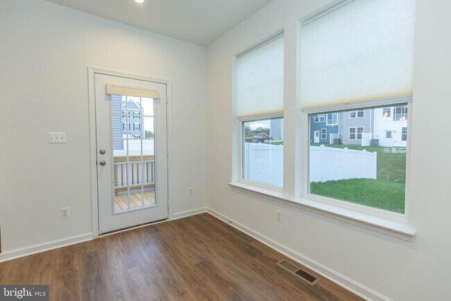 Building Photo - 767 Lord Fairfax St