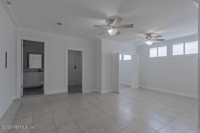 Building Photo - 5020 Brighton Dr