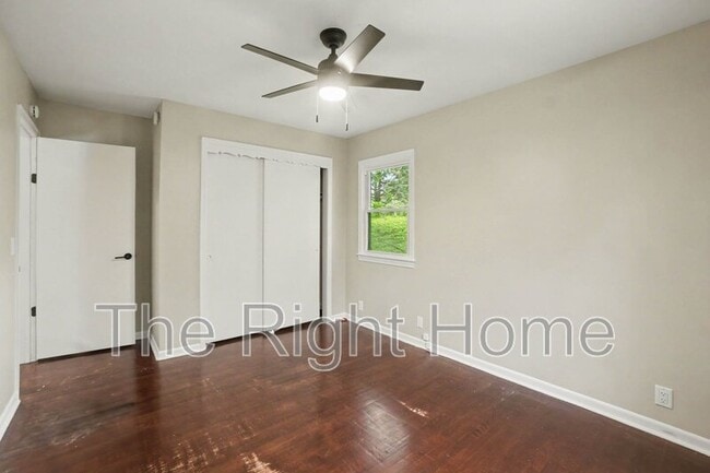 Building Photo - 6929 N 64th St