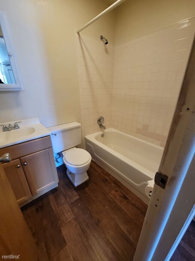 2 br, 1 bath Townhome Tecumseh Townhomes... 700 Waskin Dr Tecumseh