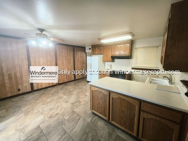 Building Photo - Foothill Farms Gem