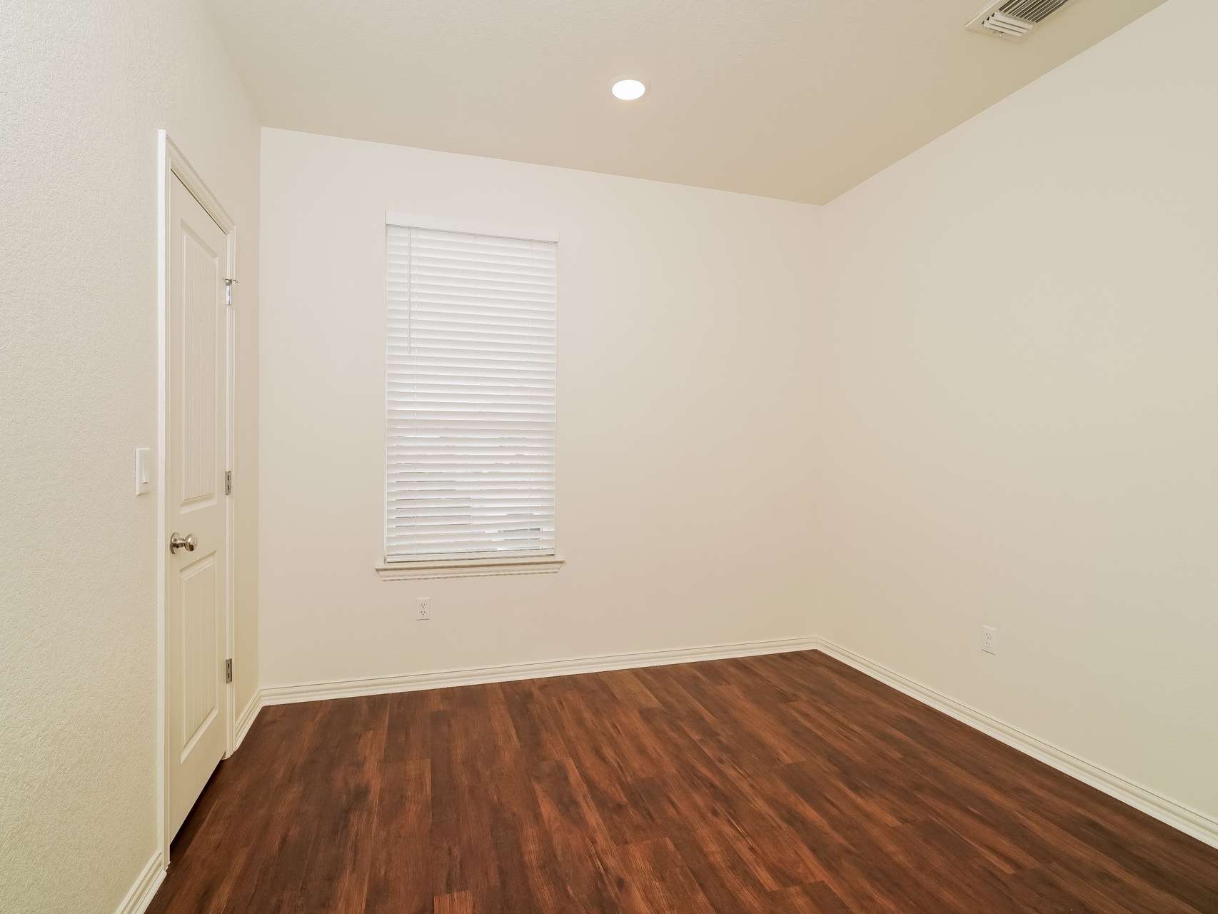 Building Photo - 2713 Brogan Crk