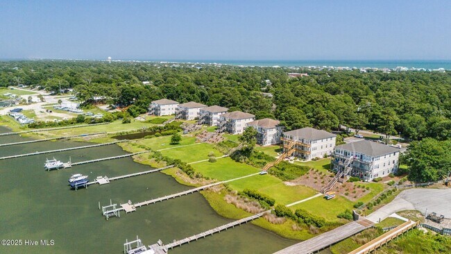 Building Photo - 8632 Sound Dr