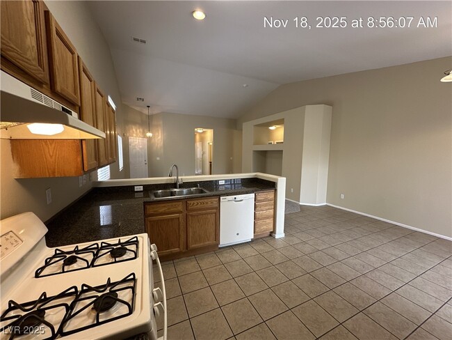 Building Photo - 2836 E Tilten Kilt Ave