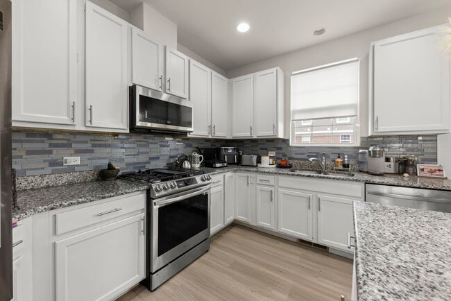 Building Photo - 4415 Monroe Ct
