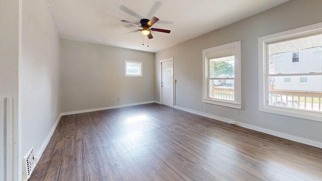 Building Photo - Denison/W.73rd neighborhood - updated 3 be...