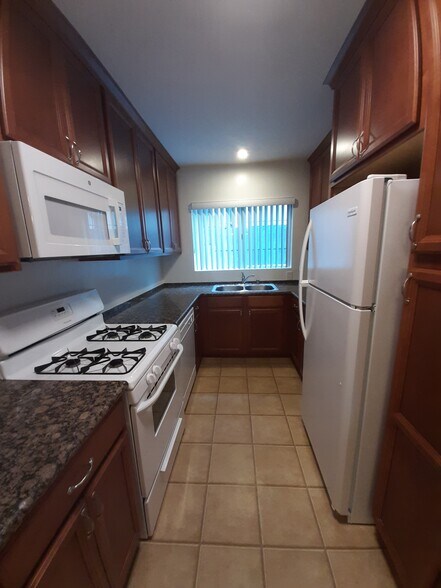 Building Photo - 14804 Dickens St