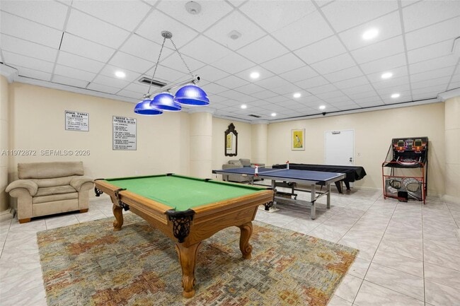 Building Photo - 3725 S Ocean Dr