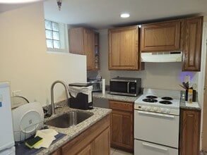 Building Photo - GREAT VALUE studio in Brighton available 9/1/26