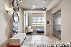 Building Photo - 7204 Oak Manor Dr