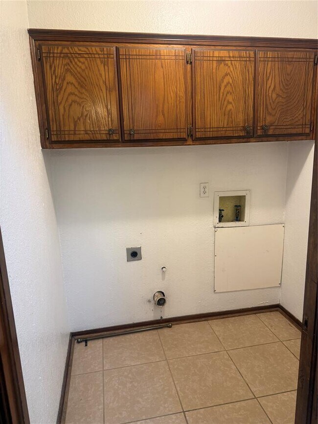 Building Photo - 1309 Summerton Pl