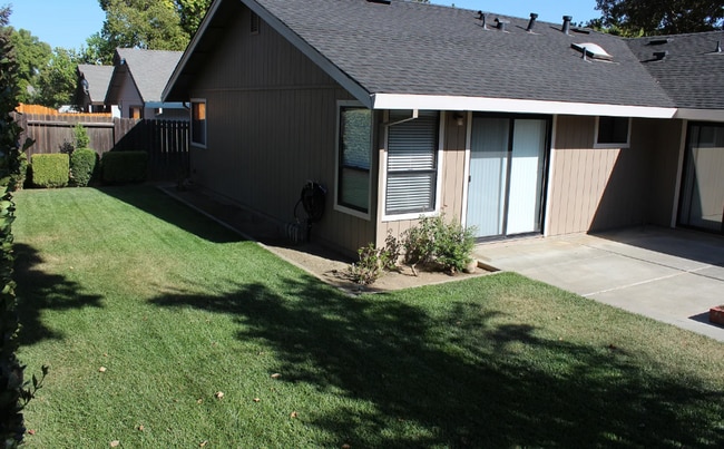 Building Photo - Charming Woodland Home for Rent