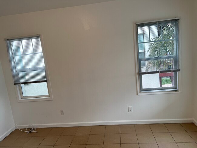 Building Photo - 301 Ripley Ave