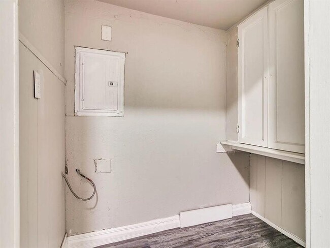 Building Photo - 1740 NW 11th St