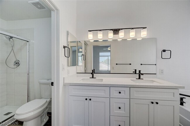 Building Photo - 242 Farlin Cir