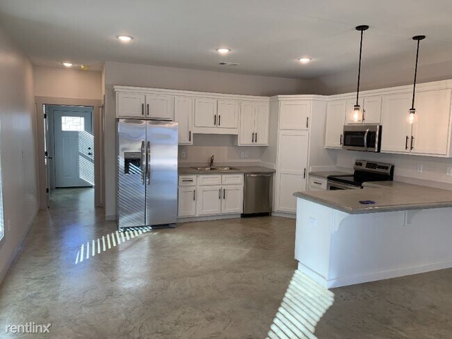 Building Photo - 3 br, 2 bath House - 4616 Wolf Run