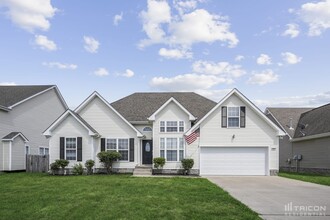 Building Photo - 3641 Aurora Dr