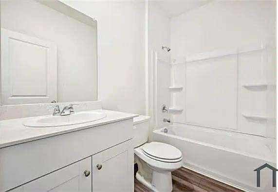 Building Photo - 4928 Mccoy Dr