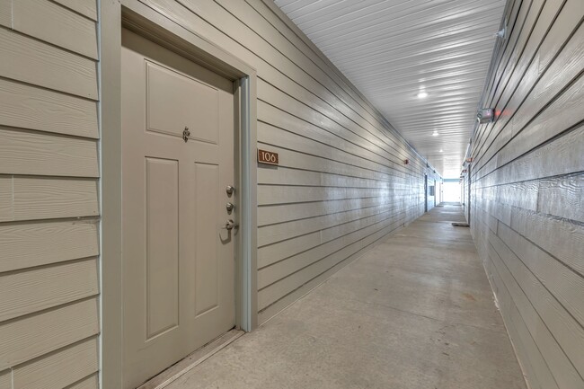 Building Photo - 2197 Nolensville Pk