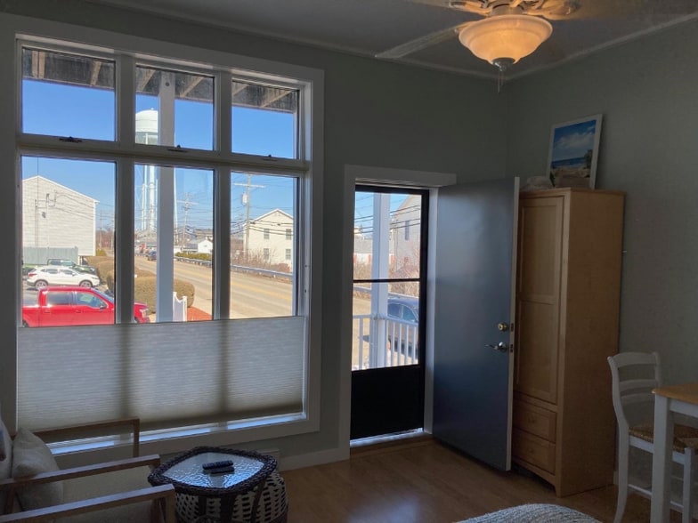 Building Photo - 31 Brown Ave