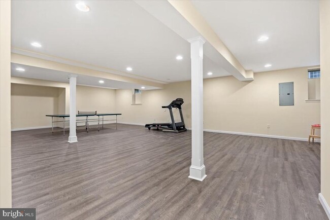 Building Photo - 4 Van Marter Ct