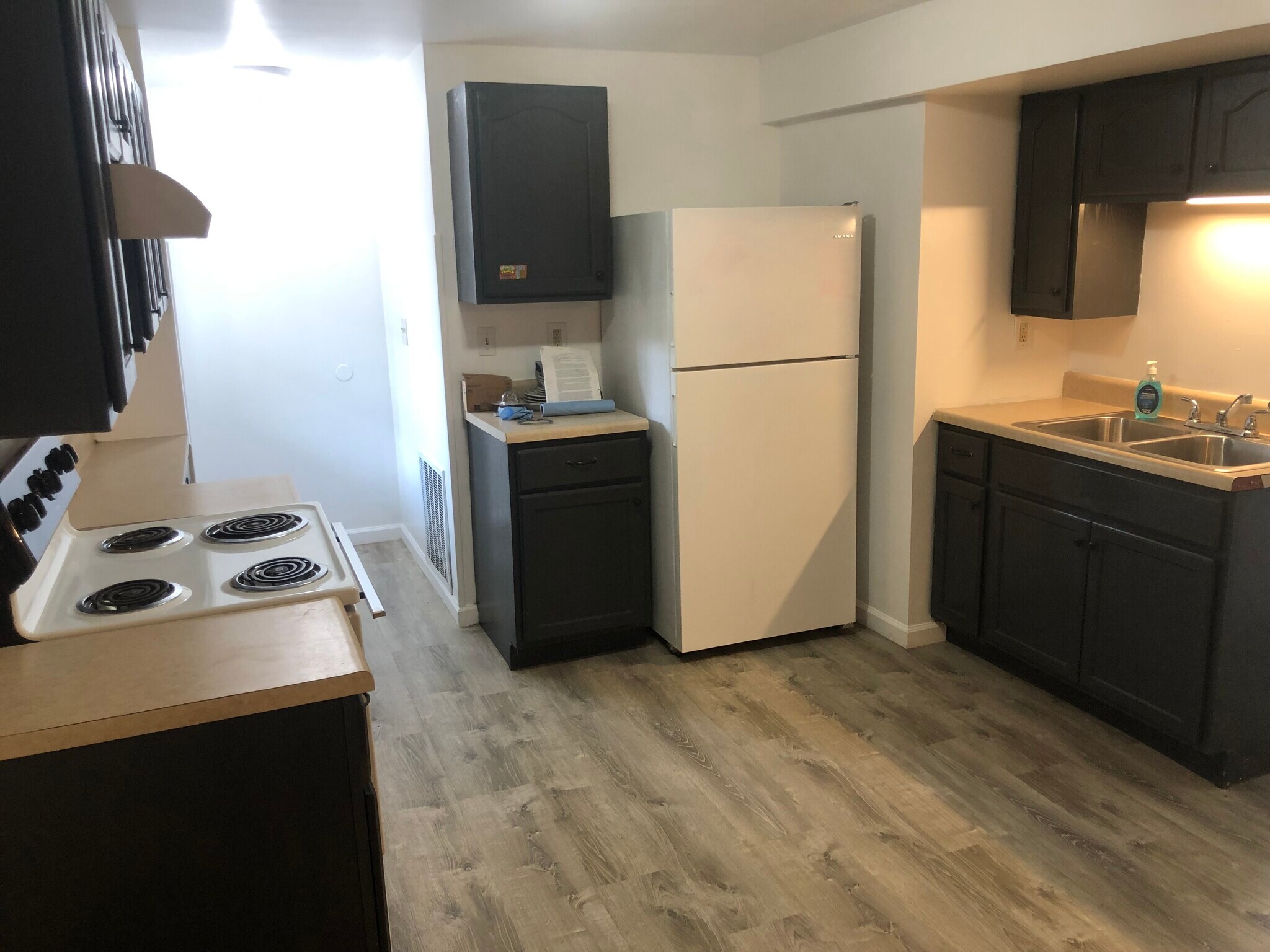 Building Photo - 305 Fletcher St