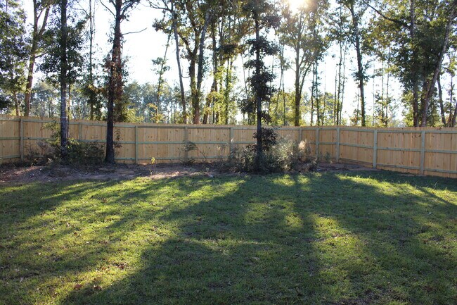Building Photo - 5402 Peach Dr
