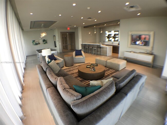Building Photo - 5300 Paseo Blvd