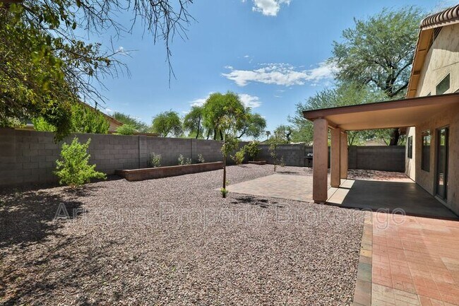 Building Photo - 451 E Appaloosa Rd