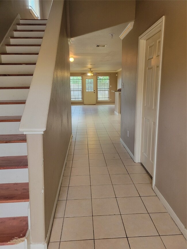 Building Photo - 4611 Knoxville St