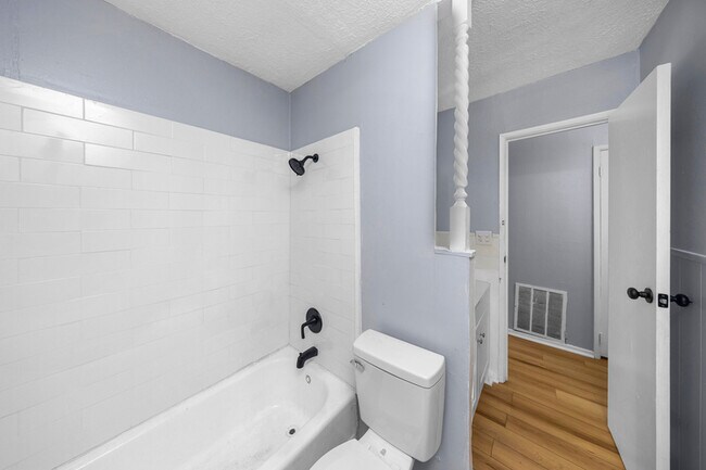 Building Photo - 2814 NW 34th St