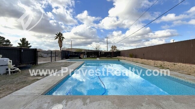 Building Photo - 15577 Tacony Rd