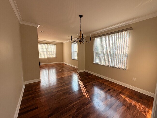Building Photo - 87 Timberhill Dr