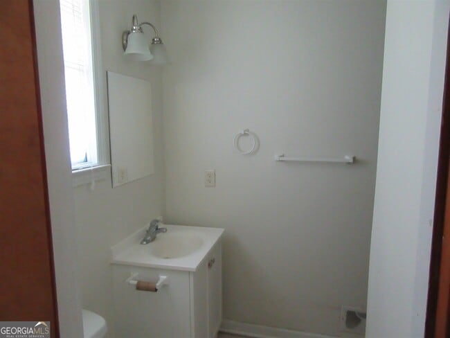 Building Photo - 125 Lanier Dr