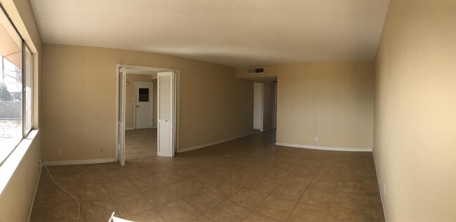 Building Photo - 504 Ridgemont Dr