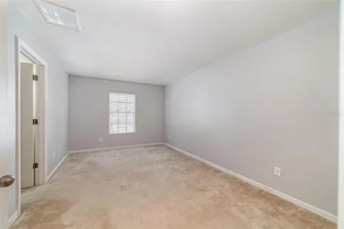 Building Photo - Beautiful 2 Bedroom 2.5 Bath Townhome loca...