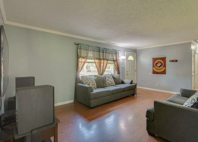 Building Photo - Don't miss out on this beautiful home!