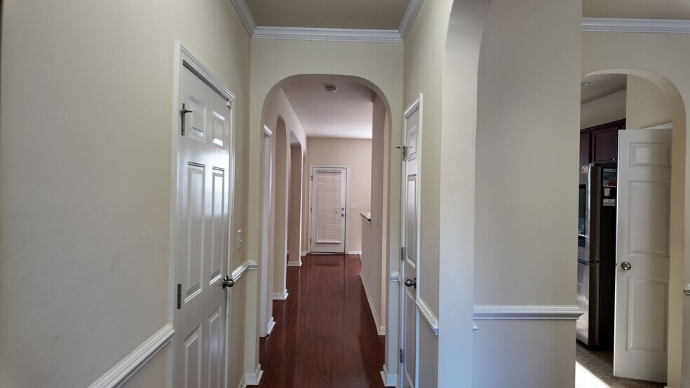 Building Photo - 1113 Garden Square Ln