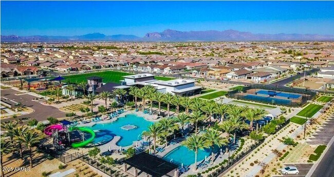 Building Photo - 10029 E Tahoe Ave